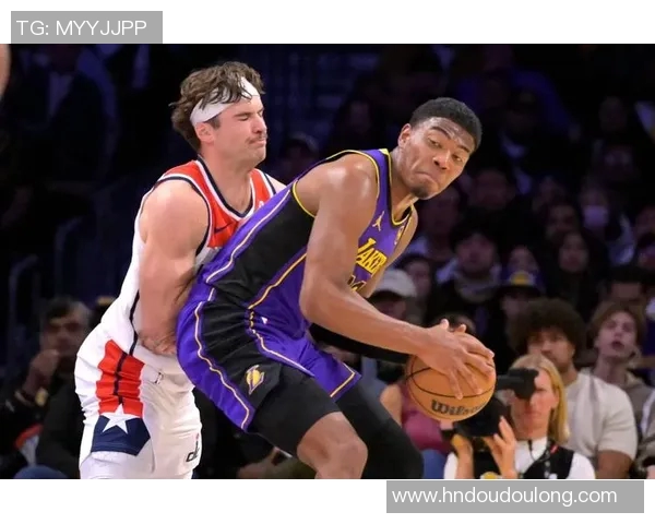 激烈对攻！奇才公牛首节飙分大战，奇才41-40微弱领先