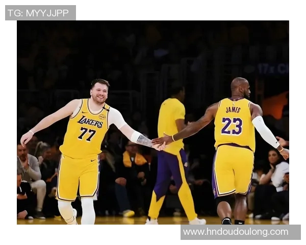 詹姆斯复出砍11+12东契奇37+10 湖人逆转爵士